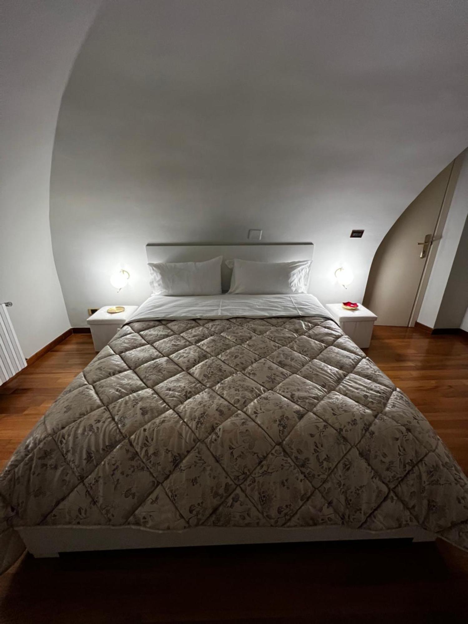 Calefati Gallery Luxury Apartment バーリ エクステリア 写真